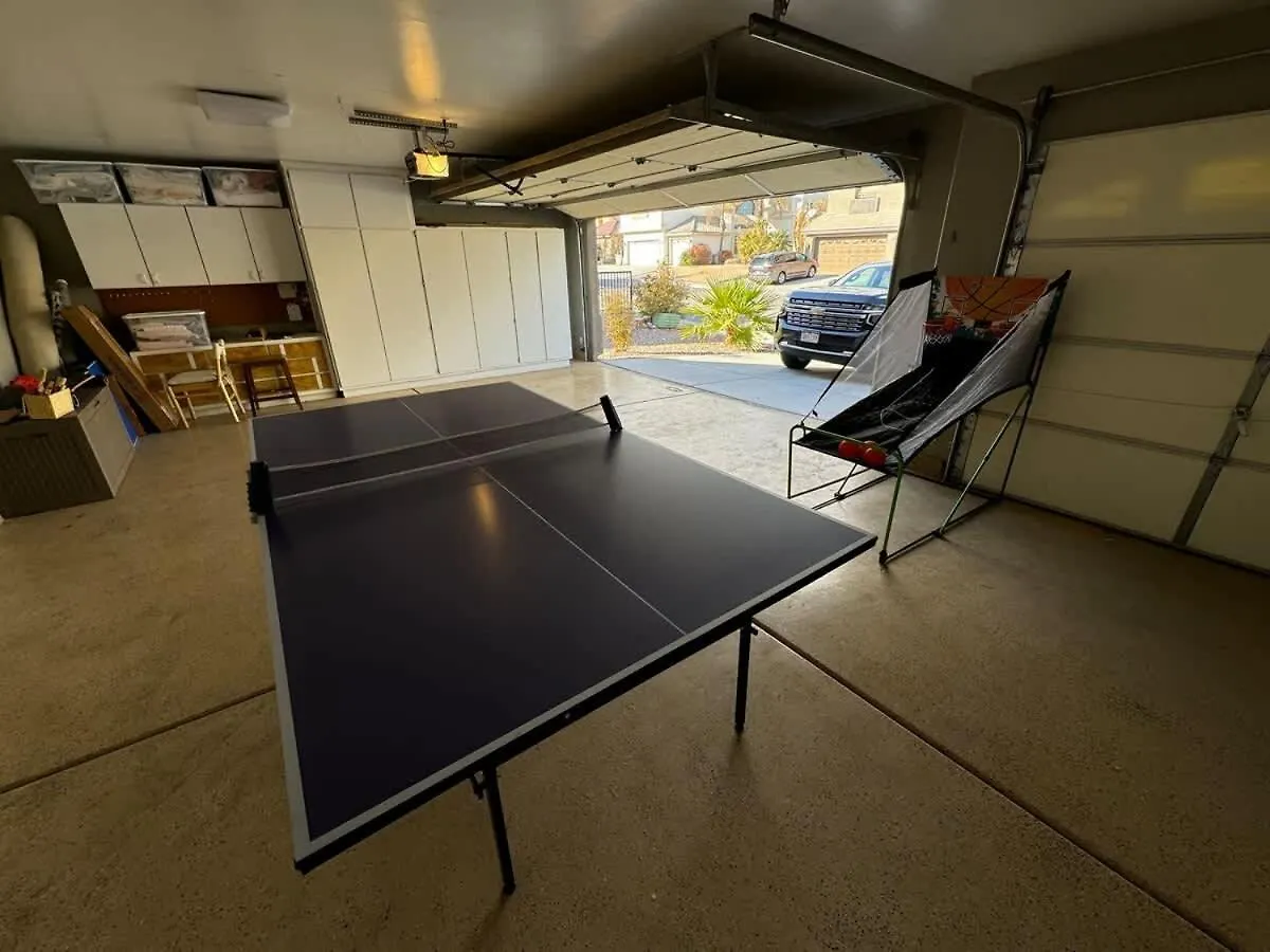 Spacious Luxury Desert Retreat With Heated Pool Putt Putt And A Playground For Family Las Vegas Сasa de vacaciones