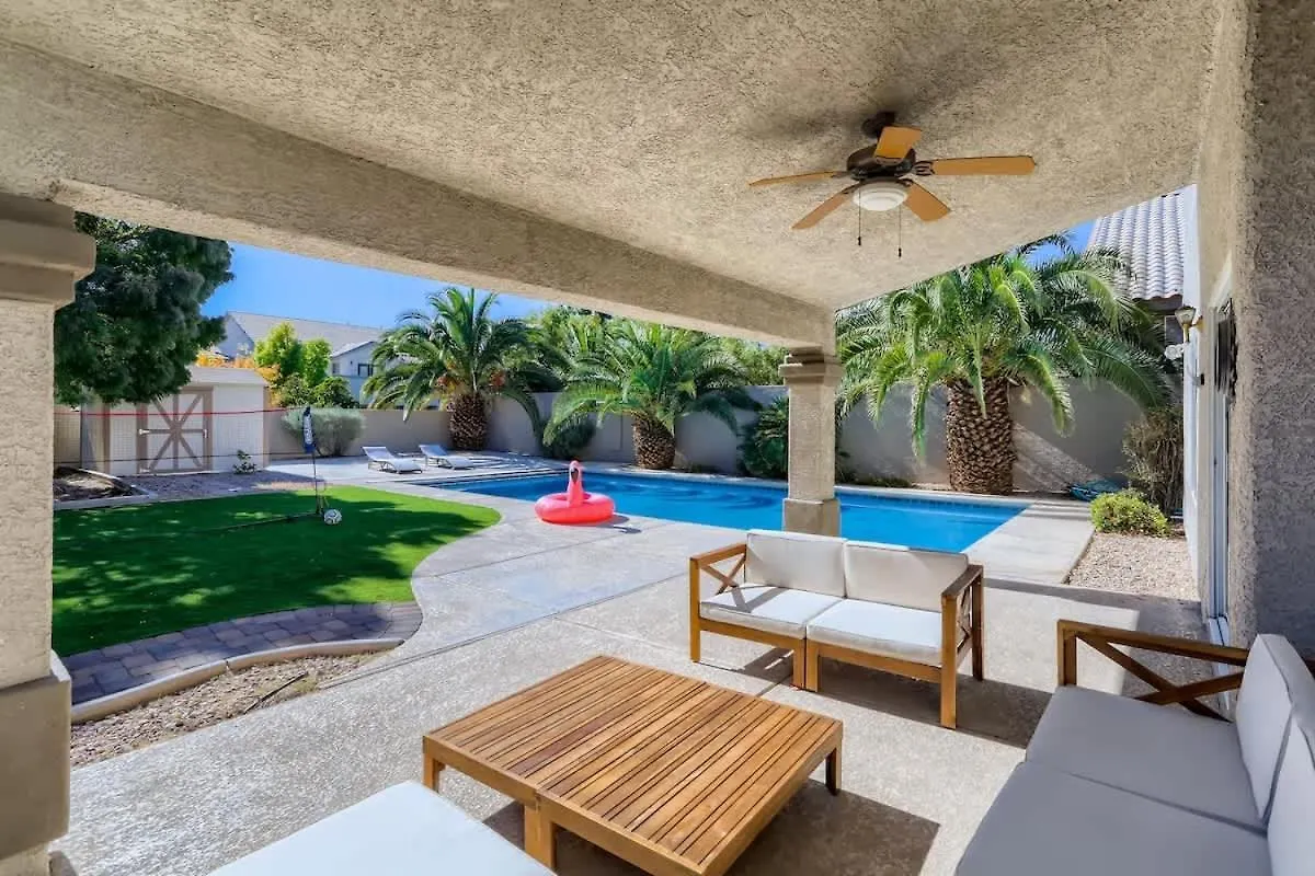 Сasa de vacaciones Spacious Luxury Desert Retreat With Heated Pool Putt Putt And A Playground For Family Las Vegas
